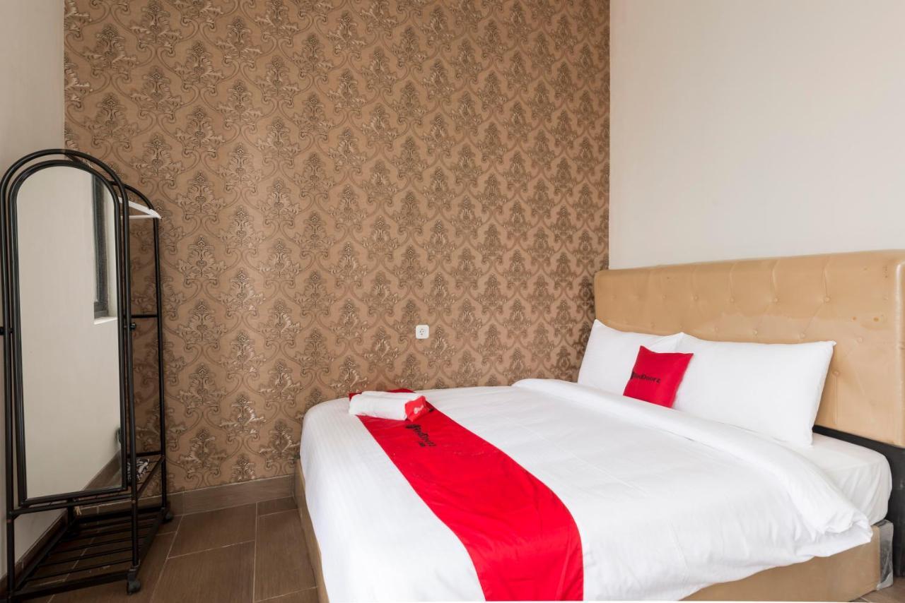 Reddoorz Near Grand City Mall 2 Surabaya Buitenkant foto
