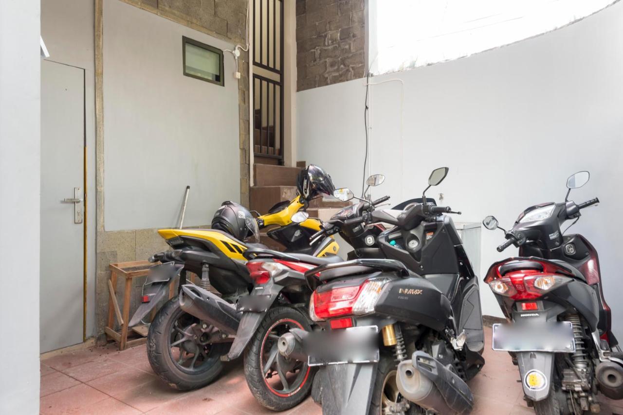 Reddoorz Near Grand City Mall 2 Surabaya Buitenkant foto