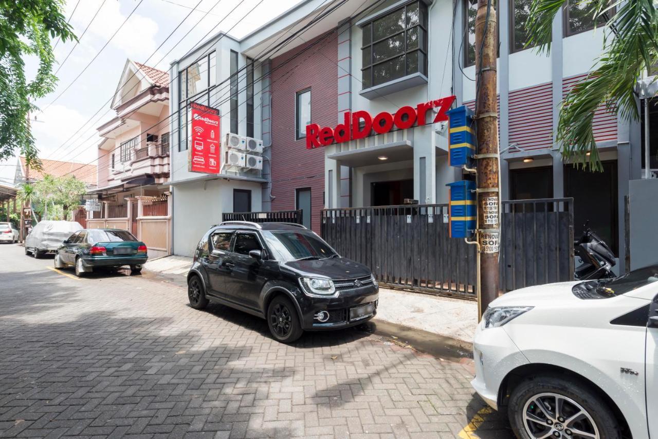 Reddoorz Near Grand City Mall 2 Surabaya Buitenkant foto