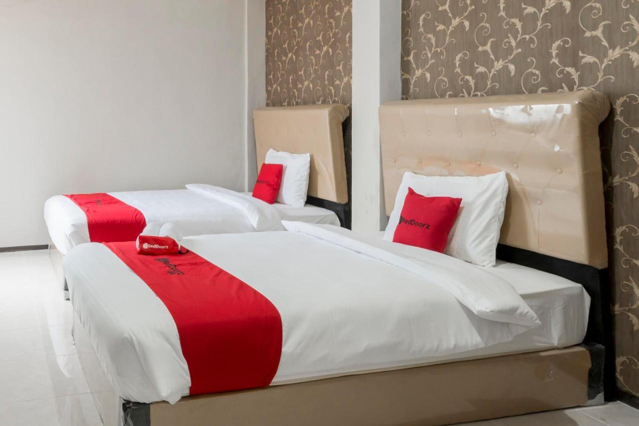 Reddoorz Near Grand City Mall 2 Surabaya Buitenkant foto