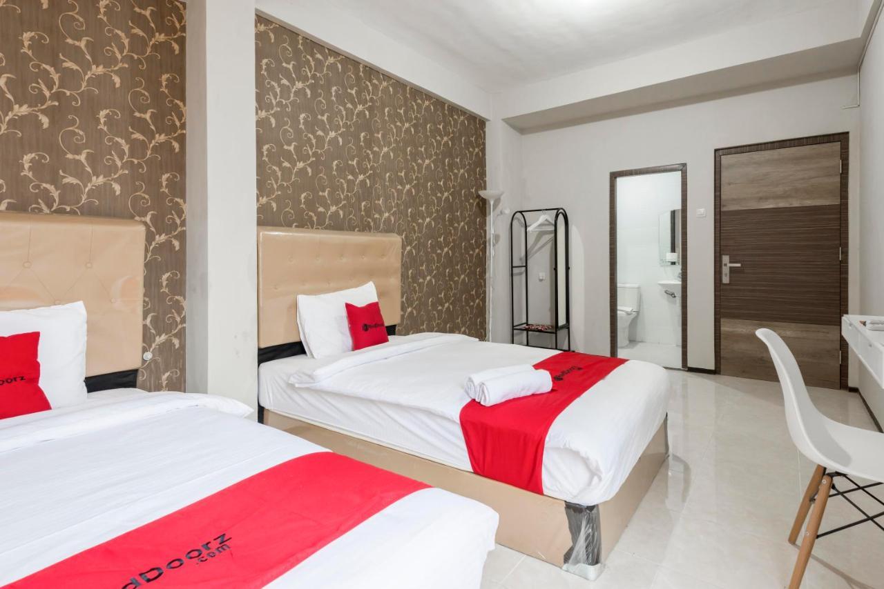 Reddoorz Near Grand City Mall 2 Surabaya Buitenkant foto