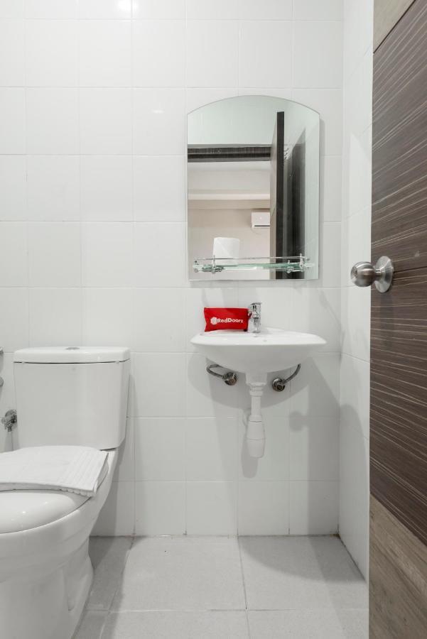 Reddoorz Near Grand City Mall 2 Surabaya Buitenkant foto